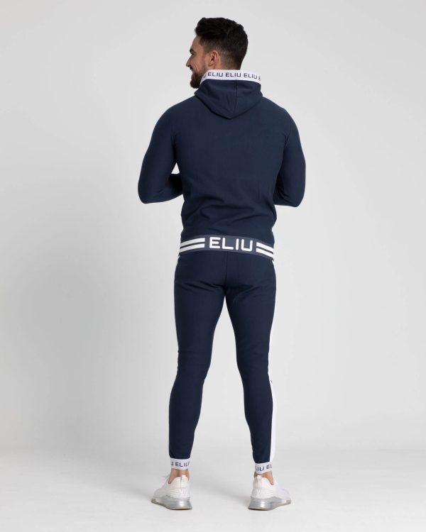 Hoodie chándal azul marino. Estilo urbano de ELIU streetwear y ropa de deporte.